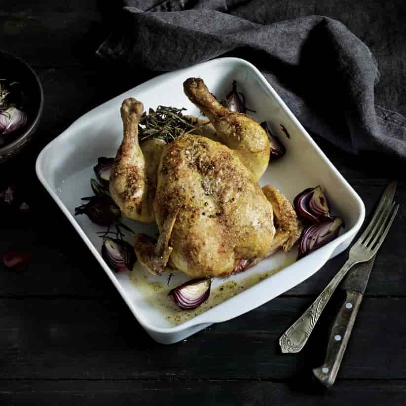 Oven-to-Table Classic Square Dish with Handles, 22 cm / 8.75 inches - Image 2